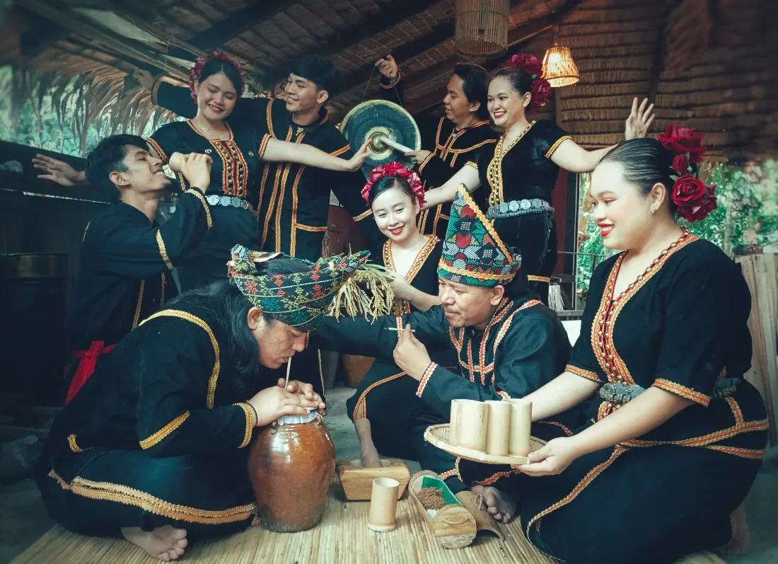 Sumazau dance and gong ensemble at Kaamatan