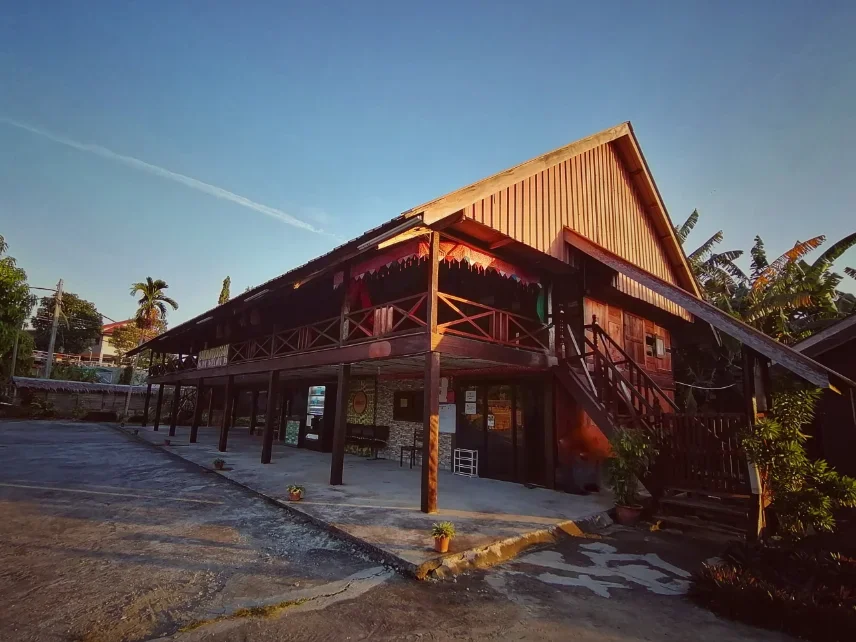 Linangkit Cultural Village, Tuaran, Lotud weaving