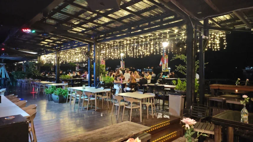 Waterfront bars and nightlife, Kota Kinabalu